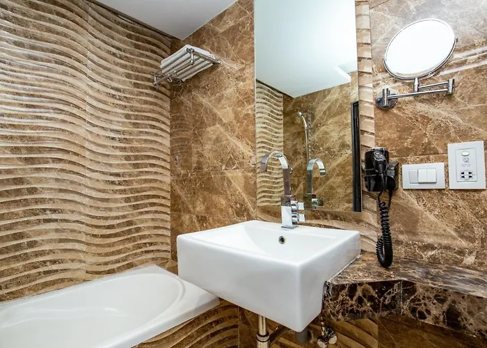 Hotel Mahabir Palace