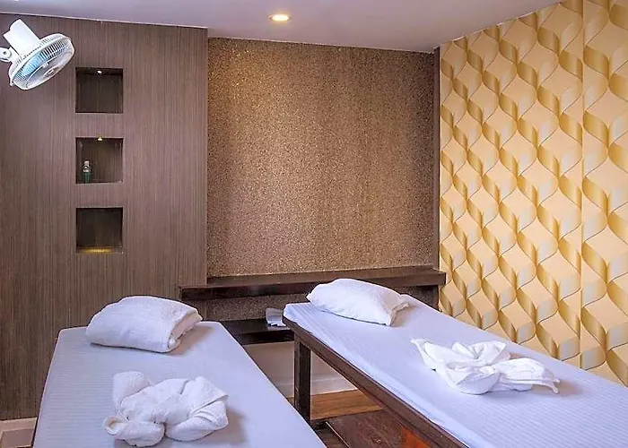 Mahabir Palace 4*