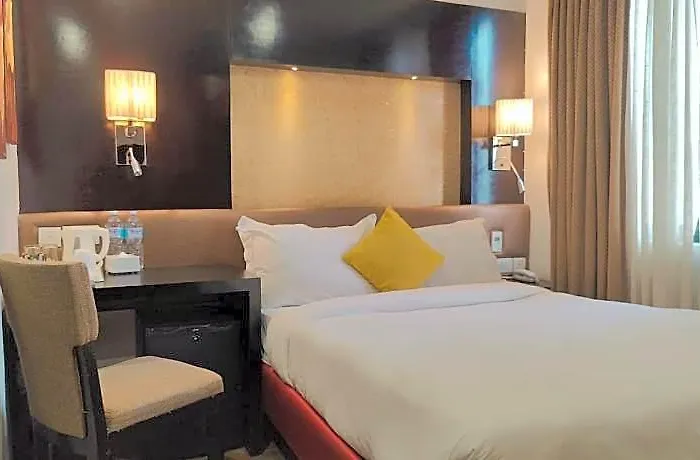 מלון Mahabir Palace 4*